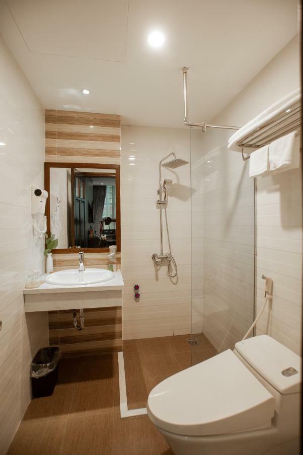 Adeline Hotel Hanoi Exterior photo
